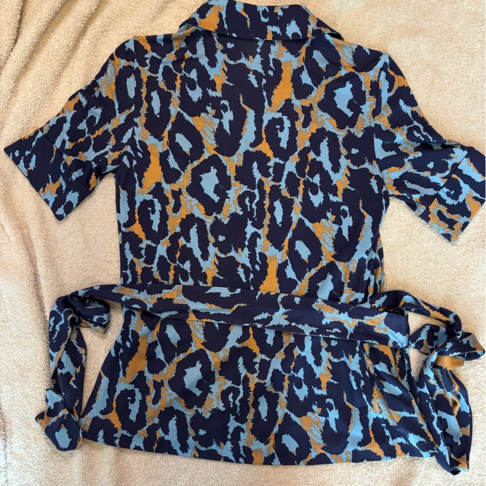 Vintage Diane Von Furstenberg Leopard Print Wrap Top - Picture 8 of 8